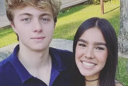 O relacionamento do casal chegou ao fim em 8 de maio