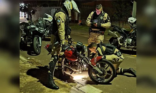 Adolescentes são pegos pela Rocam com moto adulterada em Apucarana