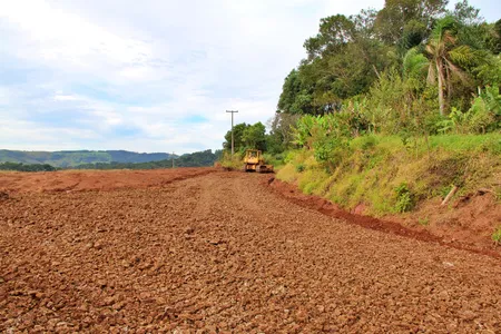 Obras na estrada da Bufadeira