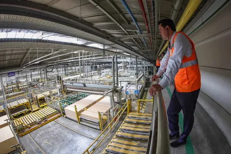 Outro resultado positivo do Estado veio da indústria, cuja produção avançou 5,3% no 1º quadrimestre de 2025, quase quatro vezes mais do que os 1,4% do setor em nível nacional