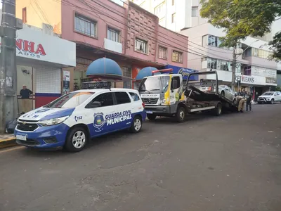 PM guinchou veículo em Apucarana