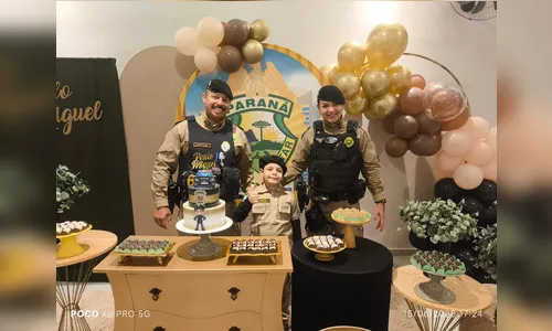 Policiais militares participam do aniversário de admirador mirim