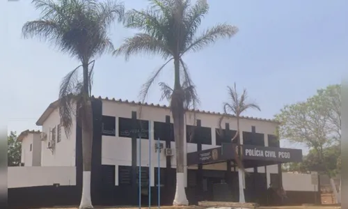 Mulher tenta matar filha a facadas por conta de dívida no 