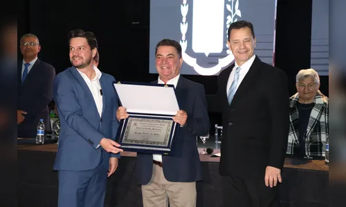Sérgio Onofre recebe título de Cidadão Benemérito de Arapongas
