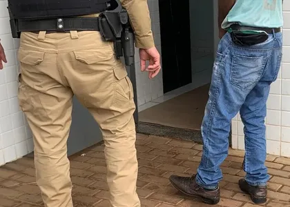 Suspeito foi preso pela Polícia Militar
