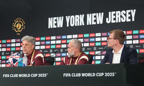 Renato Gaúcho promete Fluminense ofensivo na estreia contra o Dortmund