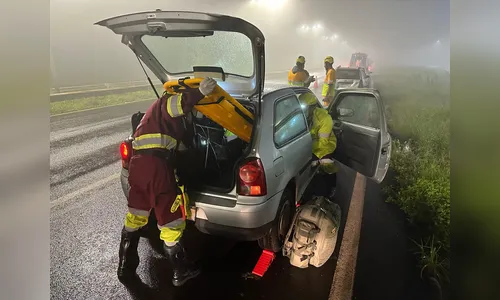 Motorista se perde na neblina antes de colisão na BR-369 em Apucarana