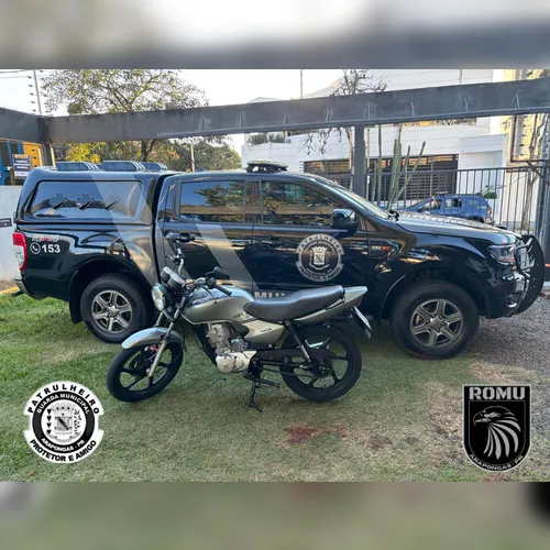 Motociclista invade a contramão, é abordado e acaba detido por tráfico