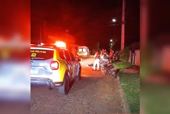 Vítima foi esfaqueada durante discussão no meio da rua