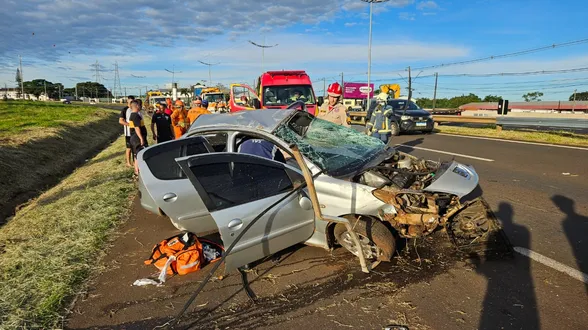 Motorista fica gravemente ferido após capotamento na BR-369 em Apucarana