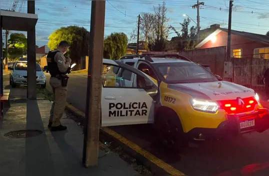 Homem bêbado e sem CNH é preso após bater carro e ferir ex-mulher grávida e filhos em Apucarana