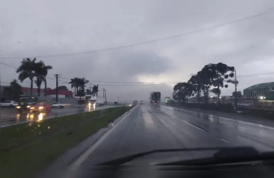 Inmet alerta para chuvas fortes em Arapongas, Apucarana e região neste domingo (13)