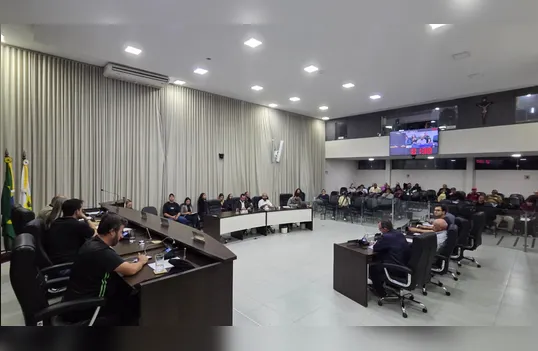 Apucarana aprova idade mínima de 16 anos para scooter, bikes e patinetes elétricos