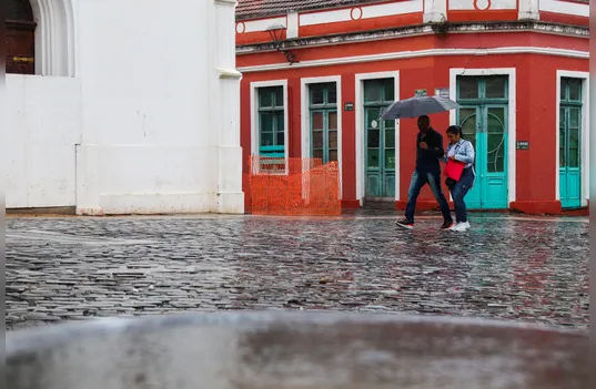 Novembro terá chuvas acima da média e gangorra nas temperaturas no PR