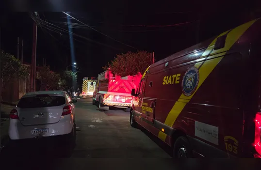 Princípio de incêndio atinge casa em Apucarana; crianças são retiradas às pressas