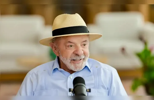 Lula é reeleito presidente e conquista 4º mandato em virada histórica