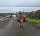 Vídeo mostra momento em que caminhão tomba na BR-376 em Apucarana, assista