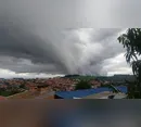 Nuvens-funil são avistadas no interior do Paraná sob alerta de temporais