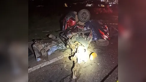 Motorista de 24 anos morre em colisão frontal com carreta na PR-092