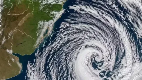 Novo ciclone traz tempestades, ventos de 60 km/h e granizo ao PR a partir de sexta-feira (18)