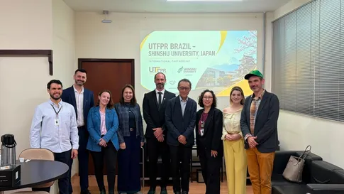 UTFPR e universidade do Japão articulam parceria para impulsionar polo têxtil paranaense