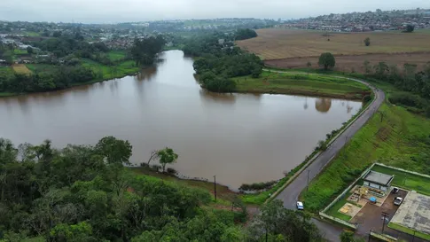 Prefeitura libera trânsito na Rua Rafael Sorpile após força-tarefa na Represa do Schmidt