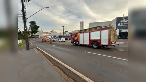 Dois acidentes em sequência são registrados na Avenida Minas Gerais em Apucarana