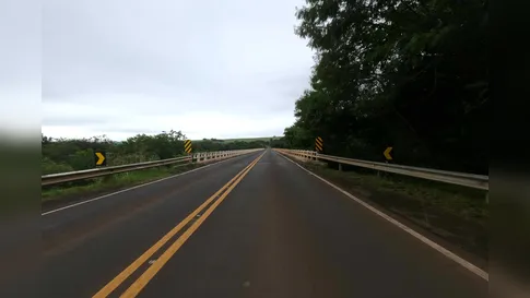 Rodovias entre Cruzmaltina e Lidianópolis têm restrição para veículos acima de 36 toneladas