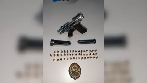 Homem é preso com pistola e porte vencido em salão de Arapongas