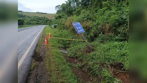 Motorista é preso após capotar veículo e abandonar corpo de passageiro no Paraná