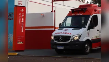 Motociclista fica em estado grave após colisão com caminhão em Arapongas