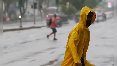 Inmet emite alerta de perigo potencial para tempestade em 267 cidades do PR nesta sexta (29)