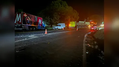 Engavetamento entre van, caminhão e bitrem deixa dois feridos na BR-369