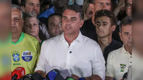 Flávio Bolsonaro ficará sem mandato a partir de fevereiro