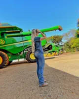 A família dela mora em uma fazenda, fato que explica o amor da jovem pelo campo.