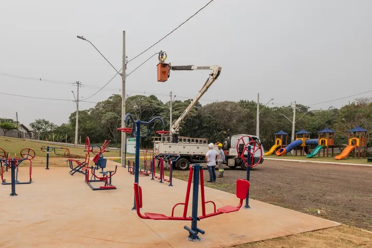 Apucarana leva iluminação de LED a academias e parques infantis