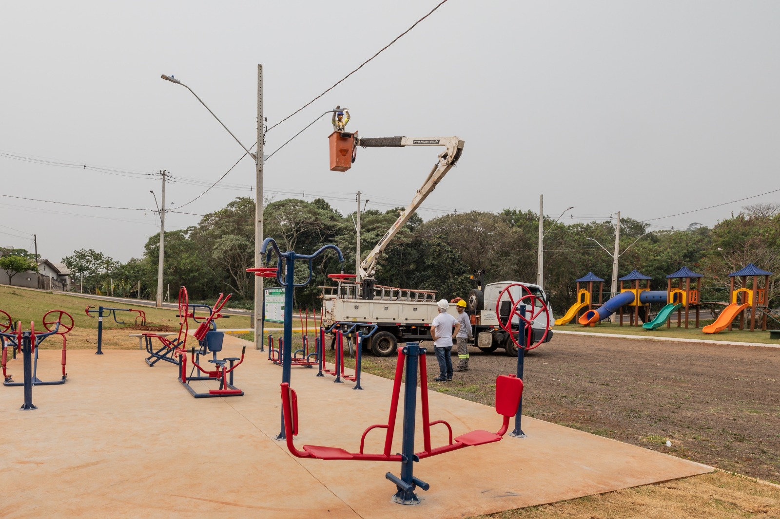 Apucarana leva iluminação de LED a academias e parques infantis