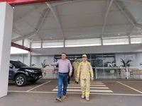 Comandante dos Bombeiros e Beto Preto visitam o Hospital da Acea