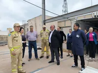 Comandante dos Bombeiros e Beto Preto visitam o Hospital da Acea