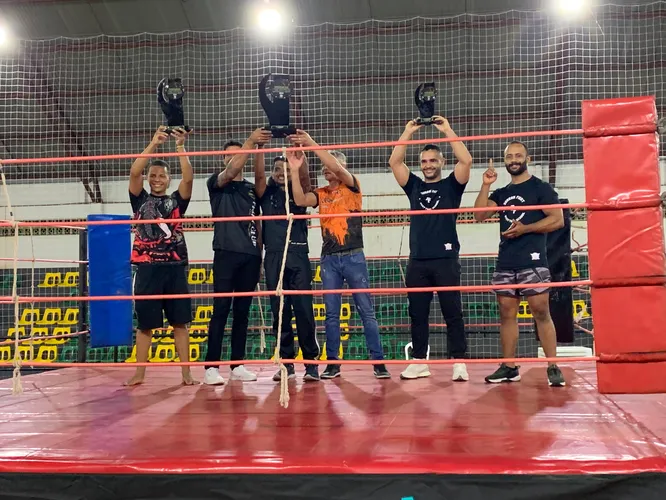 Academia Dorean Fight ganha troféu de melhor equipe