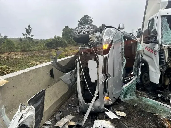 Ao todo,17 veículos se envolveram nos acidentes