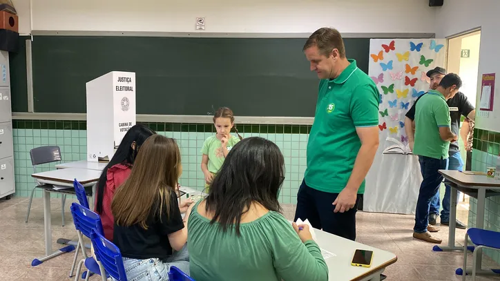 Candidato Recife vota ao lado dos filhos: "Fizemos uma campanha linda"