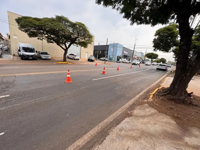 Colisão foi registrada na Avenida Governador Roberto da Silveira