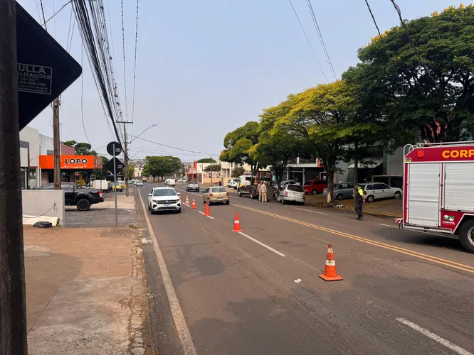 Colisão foi registrada na Avenida Governador Roberto da Silveira