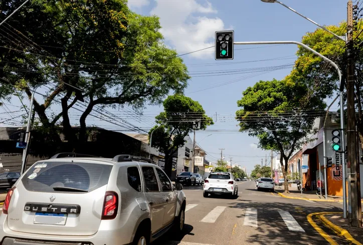 Semáforo é ativado em “cruzamento crítico” na Barra Funda em Apucarana