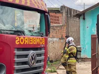 Incêndio em residência mobiliza Corpo de Bombeiros em Apucarana