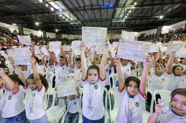 Estudantes de Apucarana conquistam 1.631 medalhas na OBA e MOBFOG