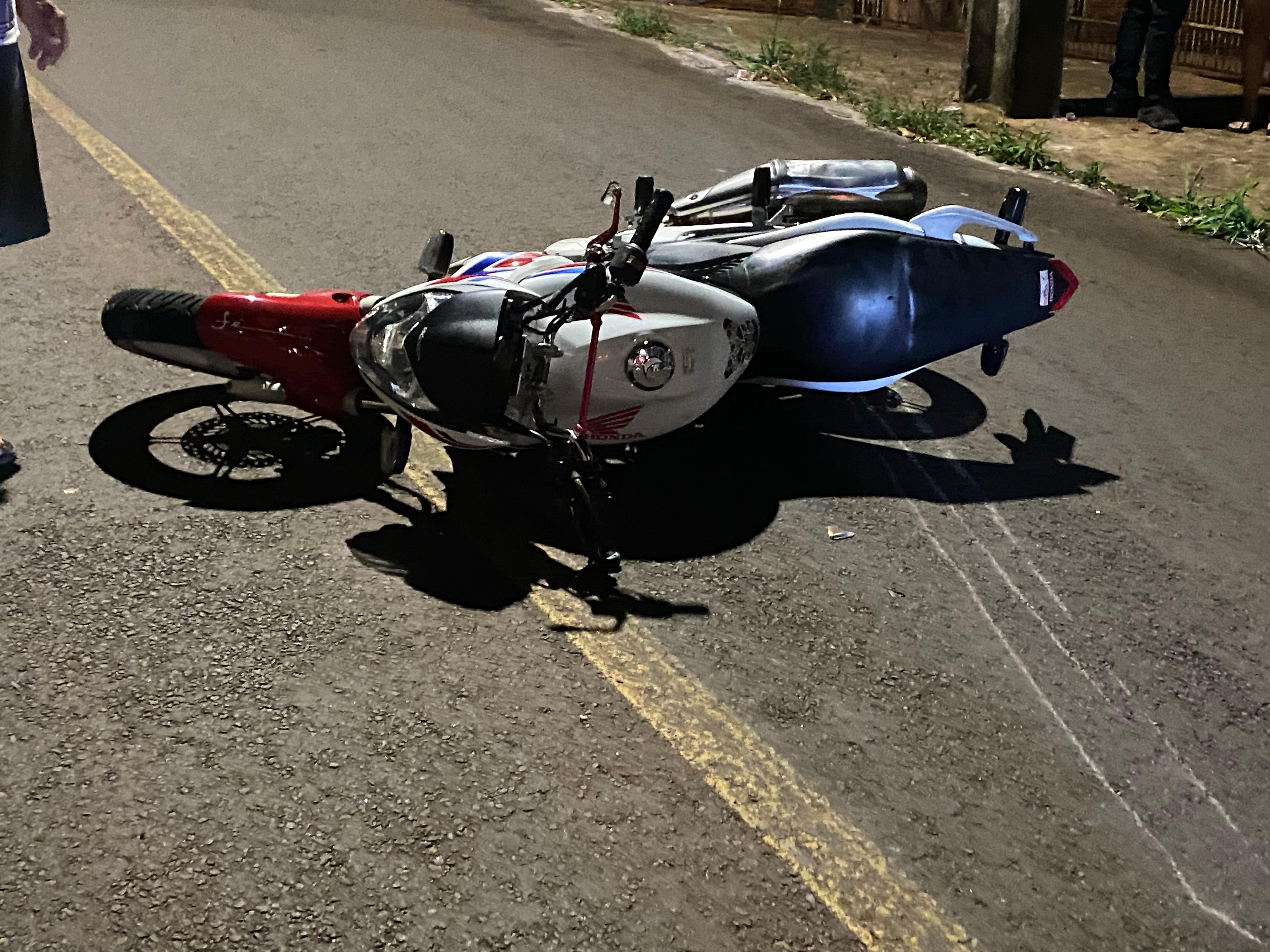 Grave acidente deixa dois motociclistas feridos em Apucarana