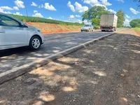 Motoristas reclamam da falta de acostamento em rodovias da região