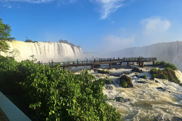 1,8 milhão de turistas: Parque do Iguaçu tem 2ª maior visitação anual